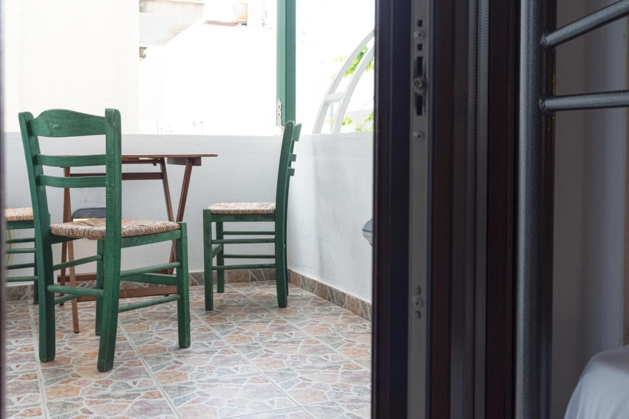 Depis Economy Studios & Apartments Naxos City Exteriör bild
